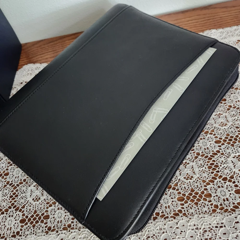 Franklin Covey Black Classic Zip Rings Planner